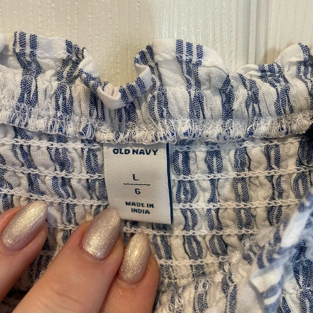 LIKE NEW Old Navy tank - Picture 2 of 3